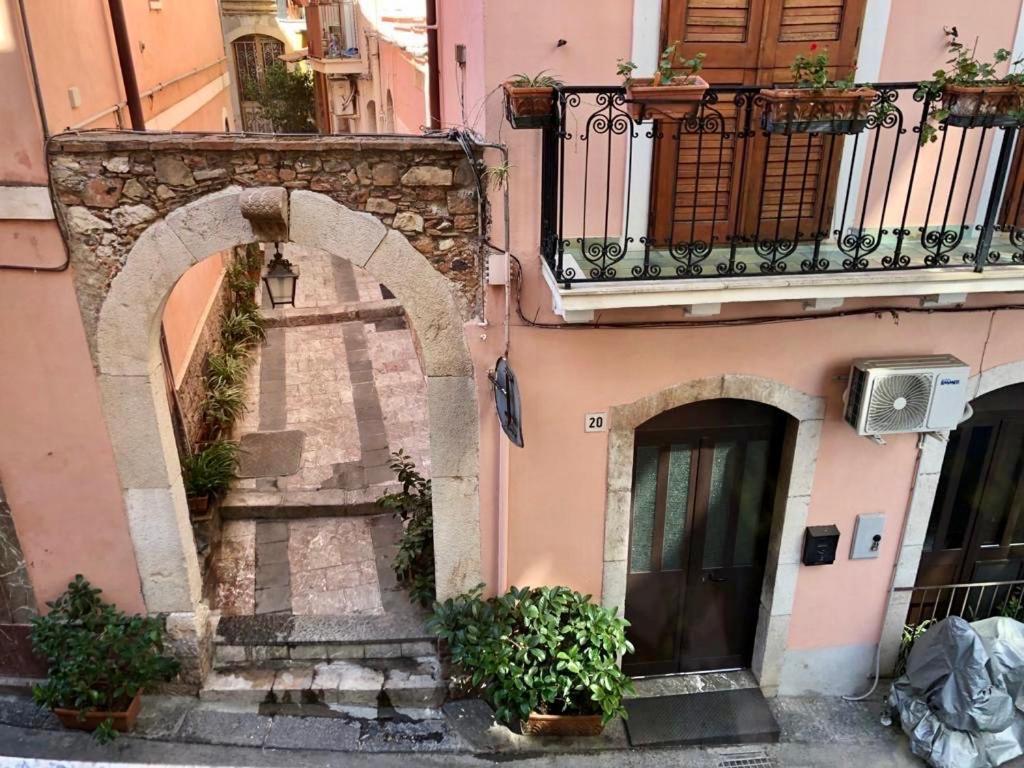 Casa Cariddi Boutique Apartment Taormina Exterior foto